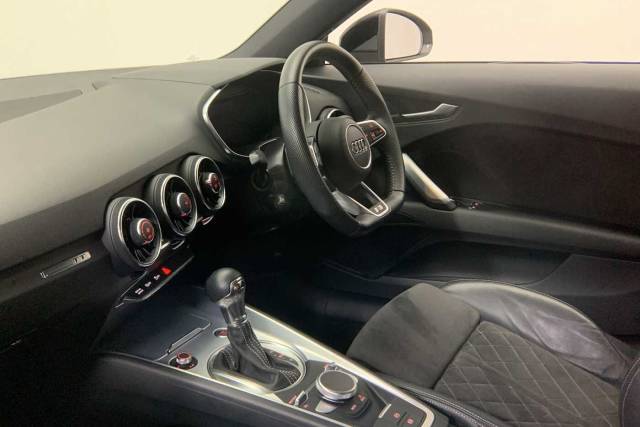 2020 Audi TT 2.0 Coup- Black Edition 40 TFSI  197 PS S tronic