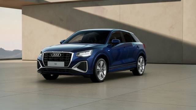 Audi Q2 AUDI Q2 S line 30 TFSI 116 PS 6-speed SUV Petrol Navarra blue, metallic