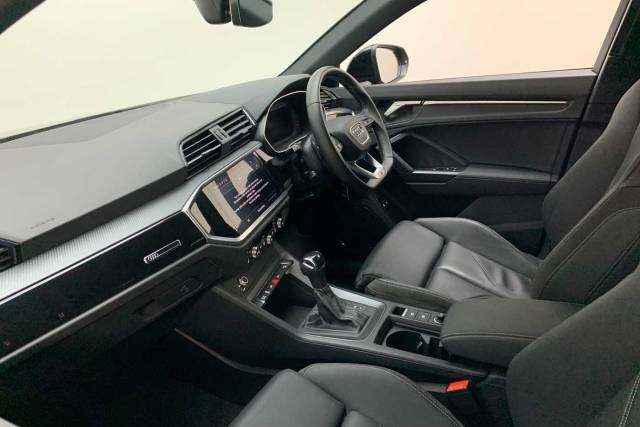 2022 Audi Q3 Sportback TFSI e 1.4 Black Edition 45 TFSI e  245 PS S tronic