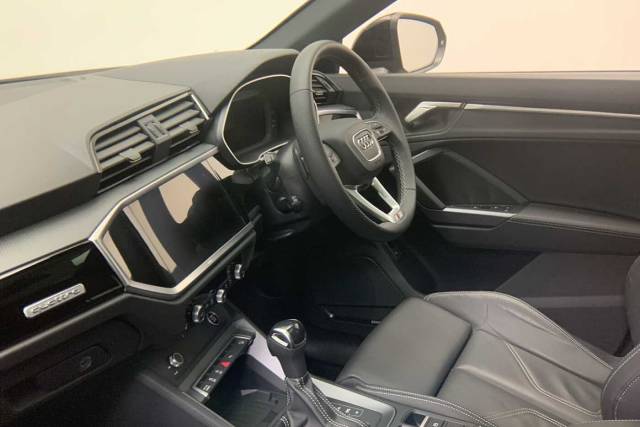 2024 Audi Q3 Sportback 2.0 Black Edition 45 TFSI quattro 245 PS S tronic