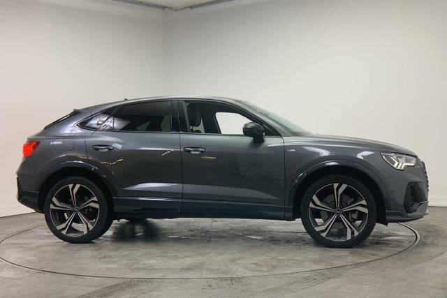 2024 Audi Q3 Sportback 2.0 Black Edition 45 TFSI quattro 245 PS S tronic