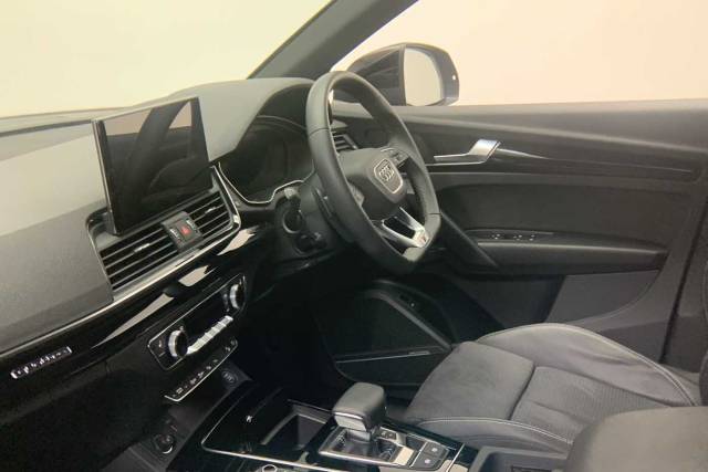 2024 Audi Q5 Sportback 2.0 Black Edition 40 TDI quattro 204 PS S tronic