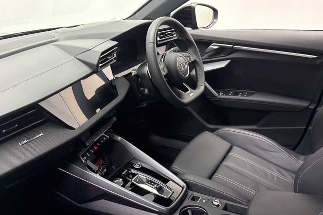 2025 Audi A3 Saloon 1.5 Black Edition 35 TFSI  150 PS S tronic