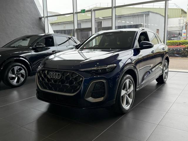 Audi Q5 2.0 AUDI Q5 SUV S line TFSI quattro 204 PS S tronic SUV Petrol Navarra blue, metallic