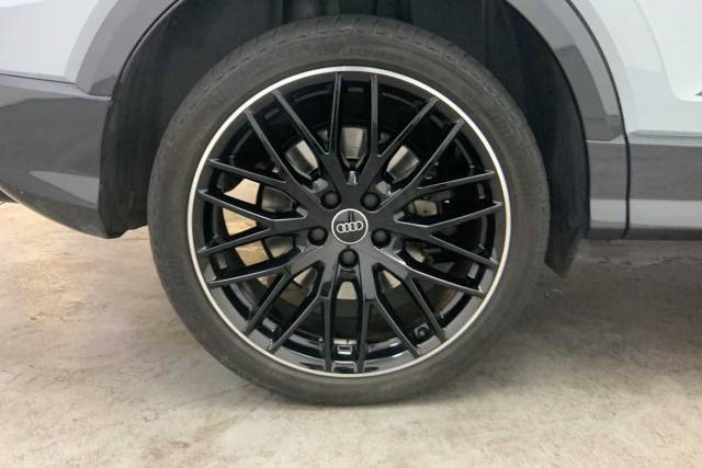 2024 Audi SQ2 2.0 Black Edition TFSI  300 PS S tronic