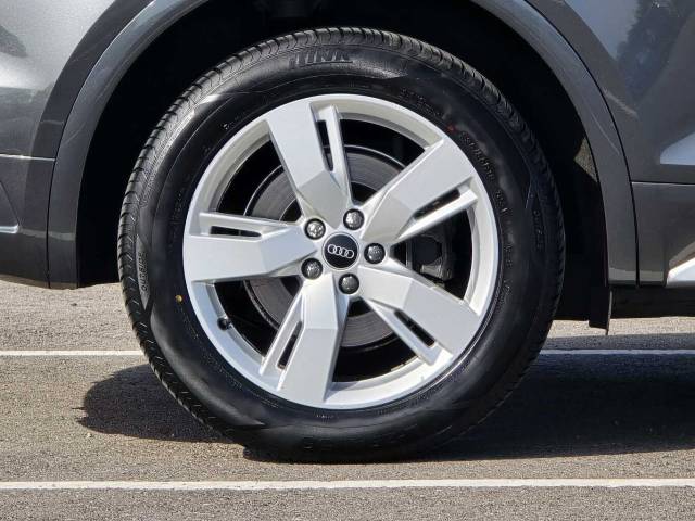 2021 Audi Q5 TFSI e 2.0 S line 50 TFSI e quattro 299 PS S tronic