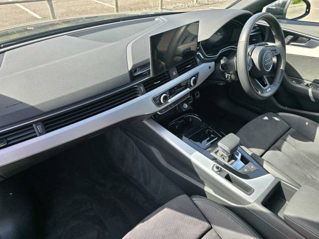 2022 Audi A4 Saloon 2.0 S line 35 TFSI  150 PS S tronic