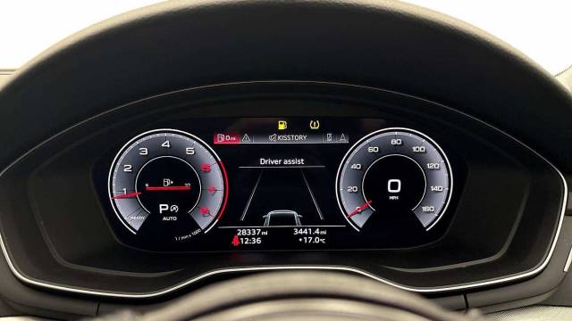 2022 Audi A4 Saloon 2.0 Technik 35 TFSI  150 PS S tronic