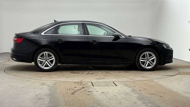 2022 Audi A4 Saloon 2.0 Technik 35 TFSI  150 PS S tronic