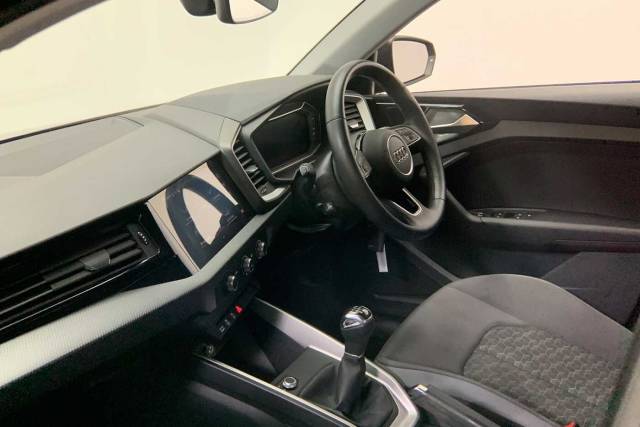 2021 Audi A1 Sportback 1.0 Sport 30 TFSI  110 PS 6-speed