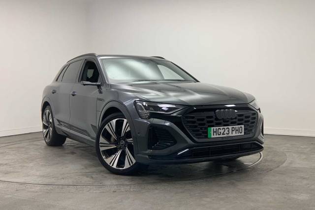 Audi Q8 e-tron Vorsprung 55 e-tron quattro 300,00 kW 4x4 vehicle Electric Daytona Grey Pearl Effect