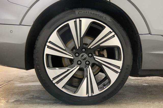 2023 Audi Q8 e-tron Vorsprung 55 e-tron quattro 300,00 kW