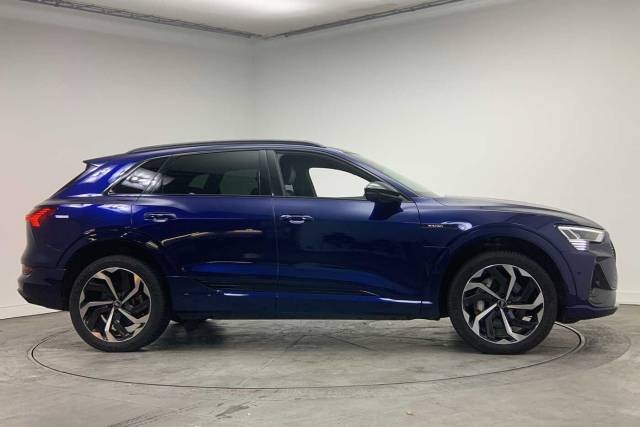 2021 Audi E-tron Black Edition 55 quattro 300,00 kW