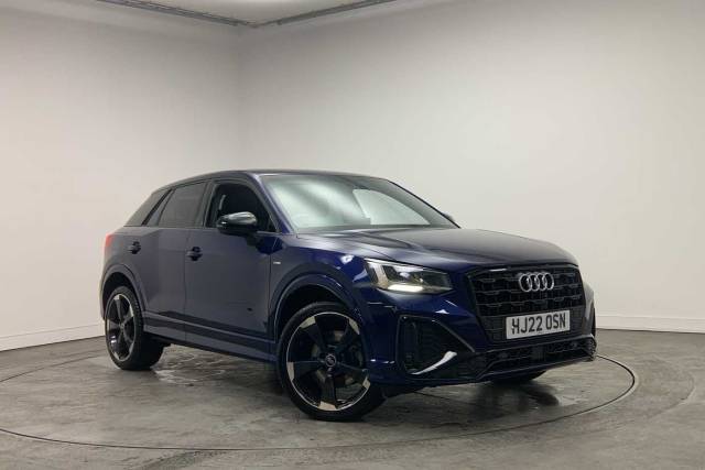Audi Q2 1.5 Black Edition 35 TFSI  150 PS S tronic 4x4 vehicle Petrol Navarra Blue Metallic