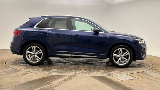 2022 Audi Q3 1.5 S line 35 TFSI  150 PS S tronic
