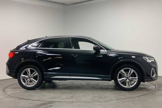2023 Audi Q3 Sportback 1.5 S line 35 TFSI  150 PS 6-speed