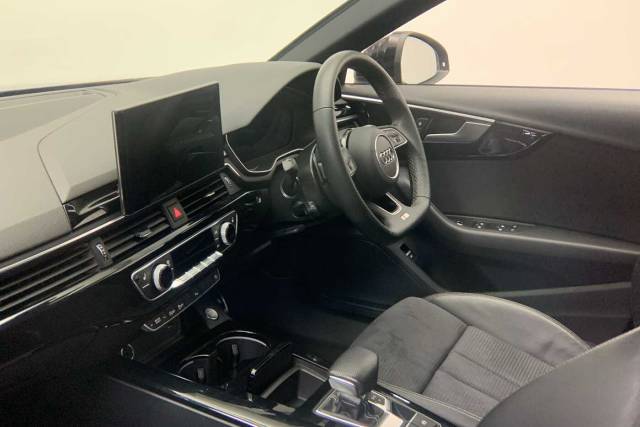 2023 Audi A4 Avant 2.0 Avant Black Edition 40 TFSI  204 PS S tronic