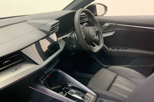 2025 Audi A3 Sportback 1.5 S line 35 TFSI  150 PS S tronic