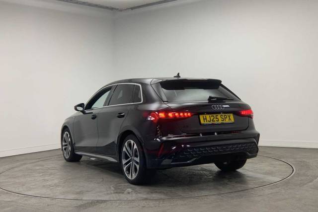 2025 Audi A3 Sportback 1.5 S line 35 TFSI  150 PS S tronic