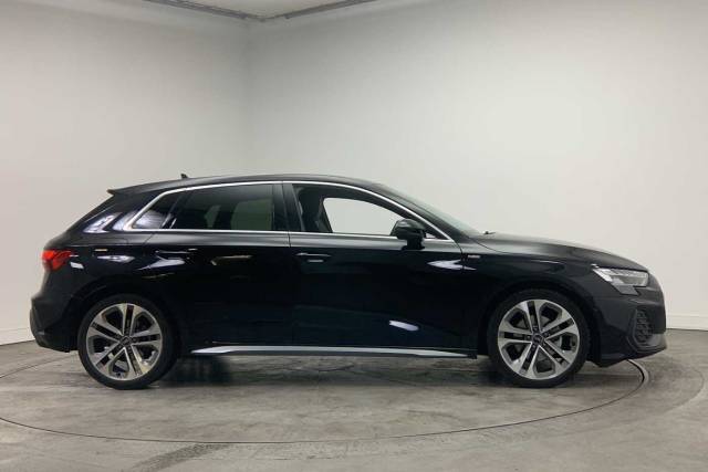 2025 Audi A3 Sportback 1.5 S line 35 TFSI  150 PS S tronic