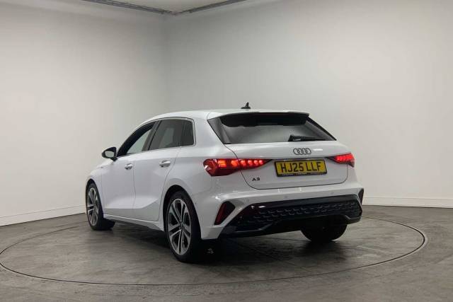 2025 Audi A3 Sportback 1.5 S line 30 TFSI  116 PS 6-speed