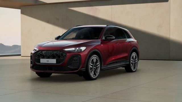 Audi Q5 AUDI Q5 SUV Black Edition TFSI quattro 204 PS S tronic SUV Petrol Grenadine red, metallic