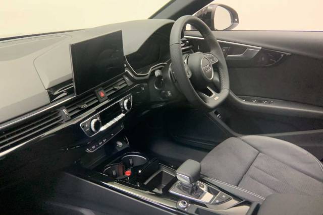 2024 Audi A4 Avant 2.0 Avant Black Edition 40 TFSI  204 PS S tronic