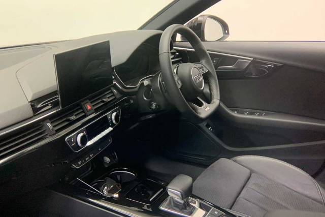 2023 Audi A4 Saloon 2.0 Black Edition 35 TFSI  150 PS S tronic