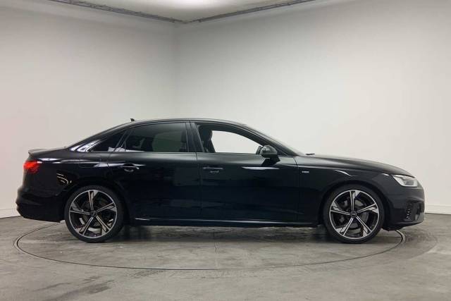 2023 Audi A4 Saloon 2.0 Black Edition 35 TFSI  150 PS S tronic