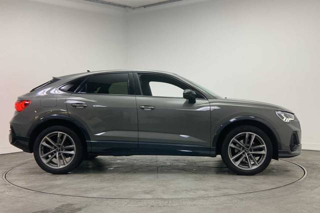 2023 Audi Q3 Sportback 1.5 Black Edition 35 TFSI  150 PS 6-speed