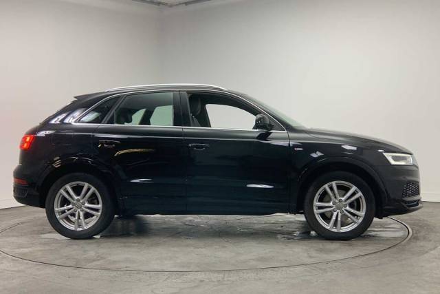 2018 Audi Q3 S line Edition 1.4 TFSI cylinder on demand  150 PS 6-speed