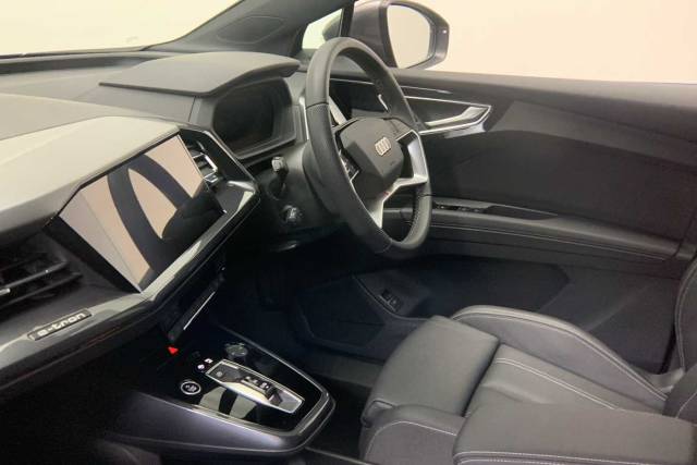 2025 Audi Q4 e-tron Q4  S line 45 e-tron  210,00 kW