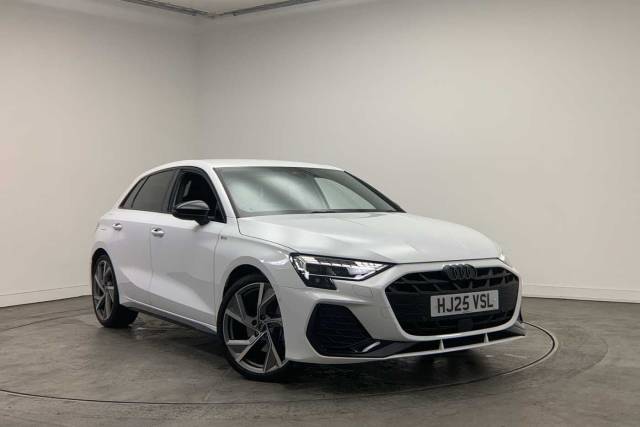 Audi A3 Sportback 1.5 Black Edition 35 TFSI  150 PS S tronic Hatchback Petrol Arkona white, solid