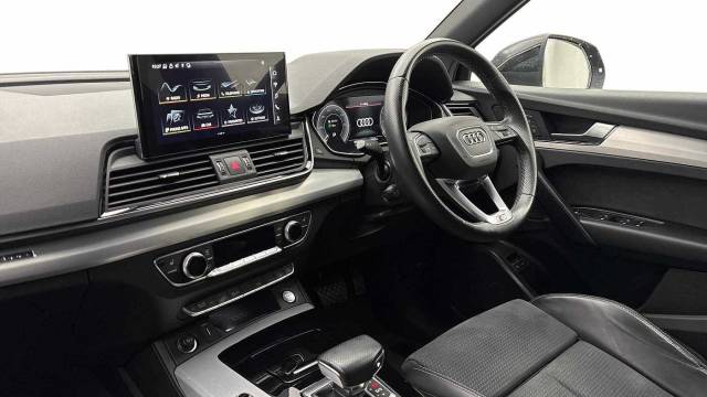 2021 Audi Q5 TFSI e 2.0 S line 50 TFSI e quattro 299 PS S tronic