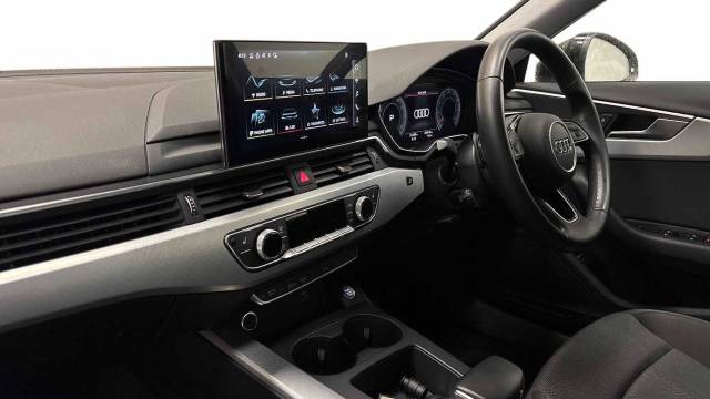 2022 Audi A4 Saloon 2.0 Technik 35 TFSI  150 PS S tronic