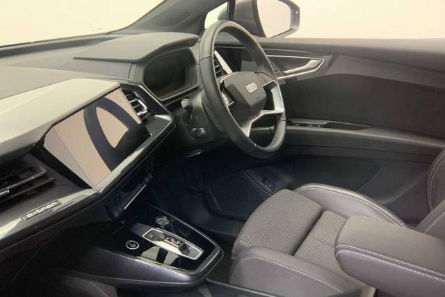 2023 Audi Q4 e-tron Q4  S line 50 e-tron quattro 220,00 kW