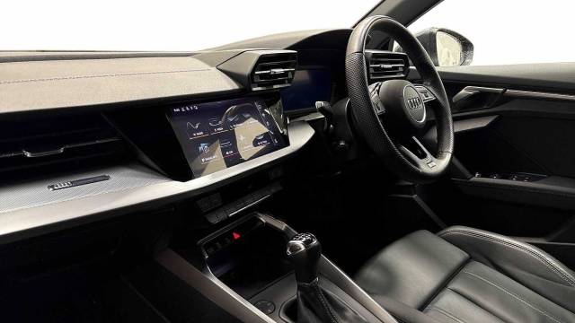 2024 Audi A3 Sportback 1.0 S line 30 TFSI  110 PS 6-speed