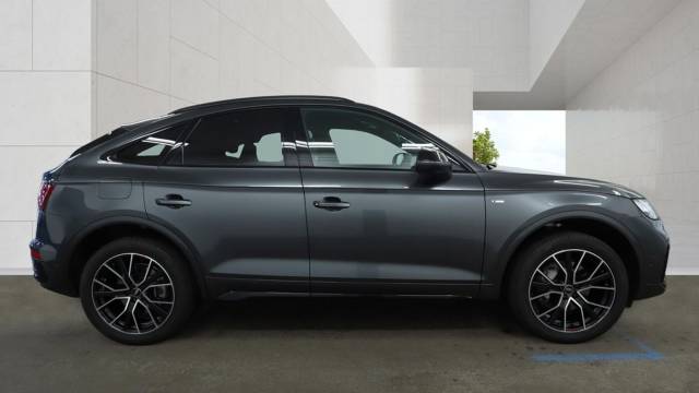 2024 Audi Q5 Sportback TFSI e 2.0 Black Edition 50 TFSI e quattro 299 PS S tronic