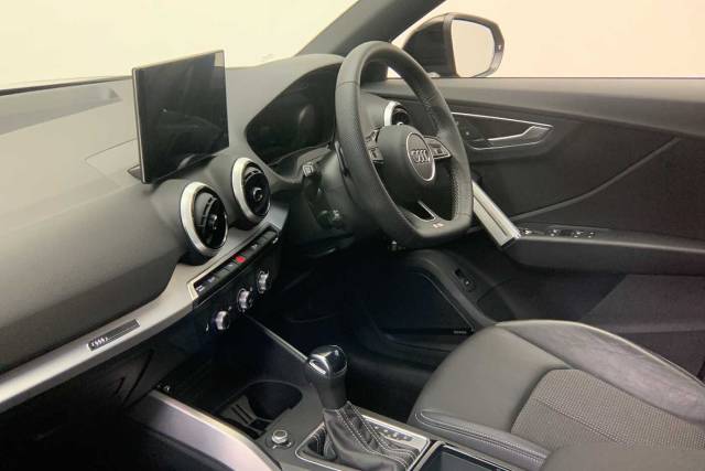 2024 Audi Q2 1.5 Black Edition 35 TFSI  150 PS S tronic