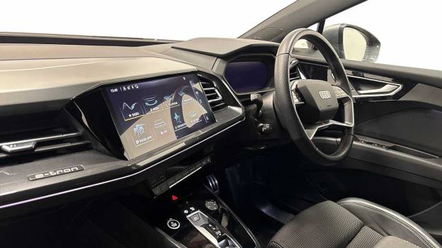 2022 Audi Q4 e-tron Q4  S line 35 e-tron  125,00 kW