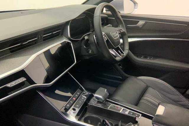 2022 Audi A6 2.0 Avant Black Edition 40 TDI quattro 204 PS S tronic