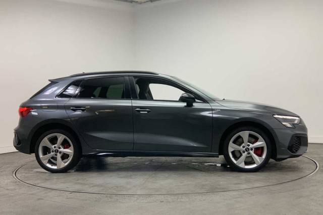 2023 Audi A3 Sportback 1.4 S line Competition 45 TFSI e  245 PS S tronic