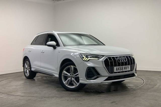 Audi Q3 2.0 S line 45 TFSI quattro 230 PS S tronic 4x4 vehicle Petrol Glacier White Metallic