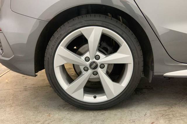 2024 Audi A3 Sportback 1.0 S line 30 TFSI  110 PS 6-speed