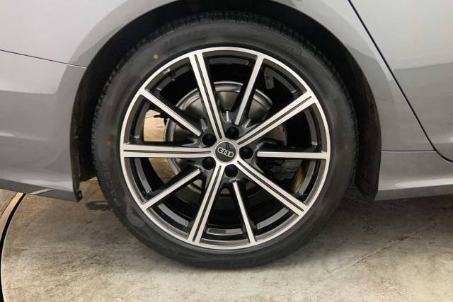 2024 Audi A6 2.0 Avant Black Edition 40 TDI quattro 204 PS S tronic