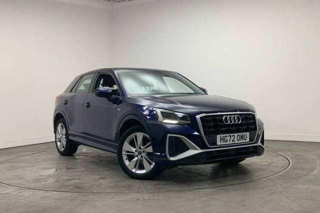 Audi Q2 1.5 S line 35 TFSI  150 PS S tronic 4x4 vehicle Petrol Navarra Blue Metallic