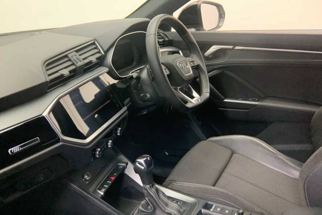 2022 Audi Q3 Sportback 1.5 Black Edition 35 TFSI  150 PS S tronic