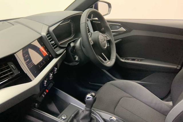 2026 Audi A1 Sportback 1.0 S line 25 TFSI  95 PS 5-speed
