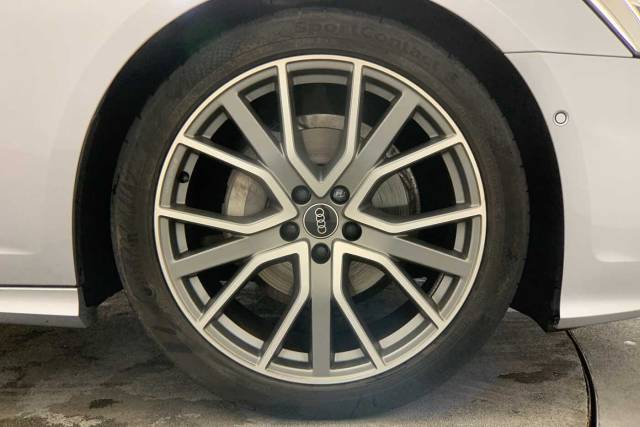 2023 Audi A6 2.0 Avant Black Edition 40 TFSI  204 PS S tronic