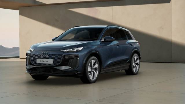 Audi Q6 e-tron AUDI Q6 SUV S line e-tron performance 225,00 kW SUV Electric Plasma blue, metallic